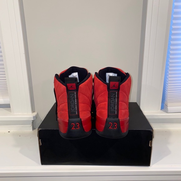 Jordan 12 reverse flu game - Picture 3 of 3